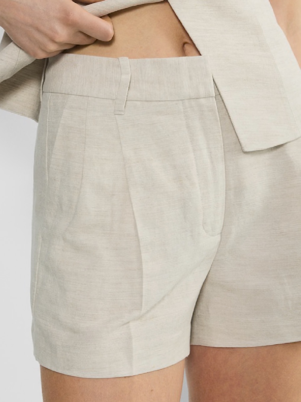 Aritzia effortless short (mini) - Picture 4 of 11